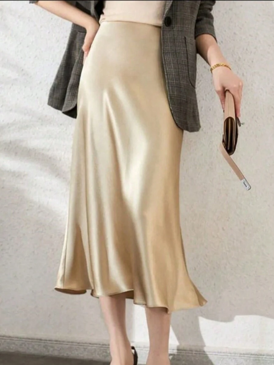 Shiny Maxi Skirt With Smooth Vertical Fabric - Màu be - Xem 1