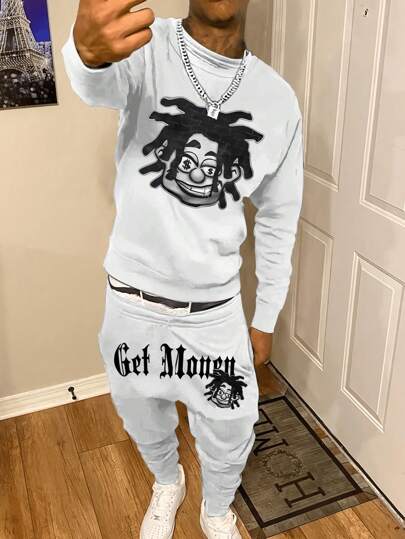 男士印花长裤和卫衣套装，常规版型，休闲百搭，适合日常休闲、周末外出和轻松的社交活动。这套服装是男士衣橱中不可或缺的百搭单品，也是送给男友或丈夫的绝佳礼物。