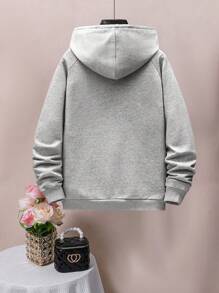 两件套少女休闲游戏印花抓绒连帽卫衣和纯色抓绒运动裤套装，适合通勤、上学、日常休闲穿着、运动以及秋冬季节穿着。