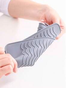 工具垫，通用尺寸直发器和卷发器耐热垫，用于存储和旅行，热造型工具垫，耐热硅胶发型垫存储隔热垫，用于直发器、平板熨斗和卷发器，使用这款防滑硅胶隔热垫保护您的发型设计工具，适用于餐厅酒店商业 - 彩色 - 查看 4