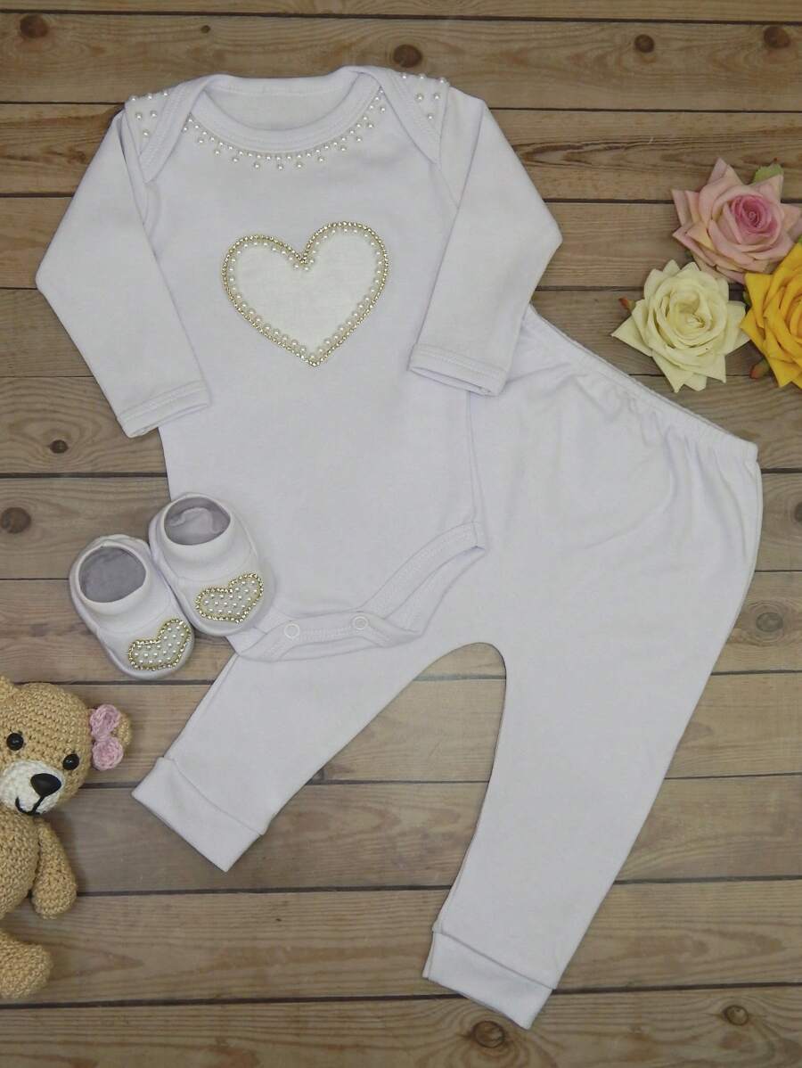 Baby Set Long Bodysuit And Baby Pants With Heart-Themed Shoes