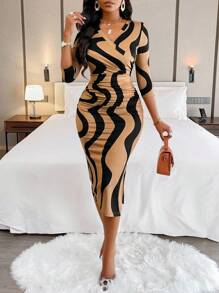 AIJ Gaun Midi Bodycon Berkerut Leher V dengan Motif Gelombang Amarilo untuk Wanita (Motif Acak) Elegan untuk Musim Semi - Khaki - View 6
