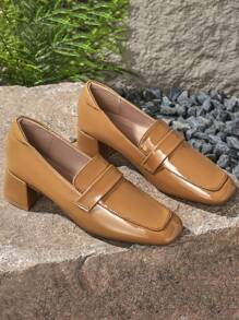 Ladies' Flat Sole Shoes Square Toe 2024 Spring And Autumn New Square Toe Shoes Women's Thick Heel Mid Heel Casual Small Leather Shoes Le Fu Shoes