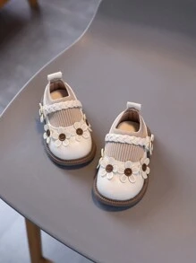 1 paire de nouvelles chaussures pour tout-petits  et patchwork de tissu, chaussures de premier pas princesse avec semelle souple pour enfants, décor floral en PU à boucle et fermeture. Adorables chaussures bébé convenant pour le printemps/l'été/l'automne/l'hiver
