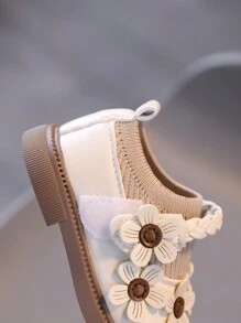 1 paire de nouvelles chaussures pour tout-petits  et patchwork de tissu, chaussures de premier pas princesse avec semelle souple pour enfants, décor floral en PU à boucle et fermeture. Adorables chaussures bébé convenant pour le printemps/l'été/l'automne/l'hiver