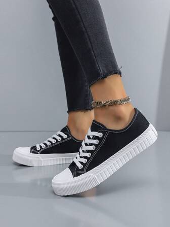 Unisex Casual Minimalist Canvas Sneakers In Black And White Vulcanized Rubber Sole