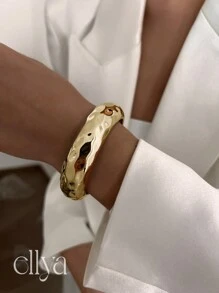 1pc Vintage Minimalist Multi-Element Asymmetrical Big Cuff Bracelet, Exaggerated Fashion Wide Face Adjustable Wrist Open Cuff Bracelet For Women, High-Quality Dual-Sided Spring Bracelet, Multi-Functional Stackable Jewelry, Suitable For Daily Decoration, Party And Banquet Jewelry, Holiday Gift Jewelry