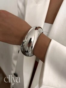 1pc Vintage Minimalist Multi-Element Asymmetrical Big Cuff Bracelet, Exaggerated Fashion Wide Face Adjustable Wrist Open Cuff Bracelet For Women, High-Quality Dual-Sided Spring Bracelet, Multi-Functional Stackable Jewelry, Suitable For Daily Decoration, Party And Banquet Jewelry, Holiday Gift Jewelry