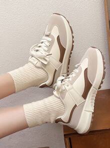 scarpi sportivi casual da donna versatili per la città e l'aperto, con punta tonda, allacciate, in stile patchwork a contrasto, adatte per l'autunno/inverno