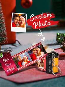 1 Móc khóa phim tùy chỉnh cho Giáng sinh có ảnh, Móc khóa quà tặng hình ảnh Giáng sinh được cá nhân hóa, Móc khóa cuộn phim được cá nhân hóa, Móc khóa phim máy ảnh Giáng sinh tùy chỉnh, Móc khóa tùy chỉnh có hình ảnh Móc khóa quà tặng cuộn phim máy ảnh tùy chỉnh, Quà tặng tưởng niệm độc đáo, Quà tặng sinh nhật Quà tặng kỷ niệm Quà tặng ngày lễ tình nhân, Quà tặng ngày Giáng sinh, Quà tặng bạn thân, Quà tặng cho mẹ/bố, Quà tặng cho bạn trai, Quà tặng cho bạn gái. - Chuyện tình của chúng tôi - Xem 1