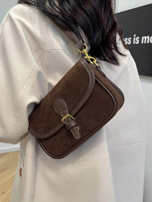 حقيبة براونية حمراء أنيقة للخريف/الشتاء من نوع السويدي للإبط، حقيبة كتف مربعة من السويدي للنساء باللون البوردو، حقيبة جسم للعمل والتنقل باللون الكرزي