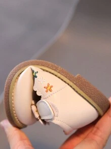 1 双女童蝴蝶结和塔形刺绣设计 PU 软皮公主婴儿鞋，轻质防滑鞋底，适合春、夏、秋、冬季的幼儿女童鞋 - 米色 - 查看 8