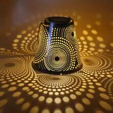 1 Stück Solar betriebene dekorative Laterne mit Schmetterling/Sonnensymbol/Kreis Design aus Eisen, einfache pastorale Gartenbeleuchtung, Schatten-Effekt, wasserdicht, zum Aufhängen, Außenbeleuchtung für Wege, Garten, Terrasse