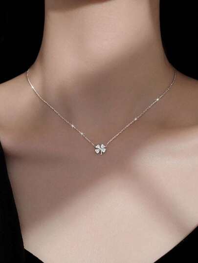 1件简约优雅的银色幸运四叶草吊坠项链，镶嵌水钻 - 送给女性的完美礼物，适合婚礼、情人节等场合佩戴