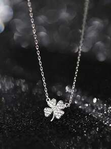 1pc Simple & Elegant Silvertone Lucky Four-Leaf Clover Pendant Necklace, Studded With Rhinestones - Perfect Gift For Women, Suitable For Weddings