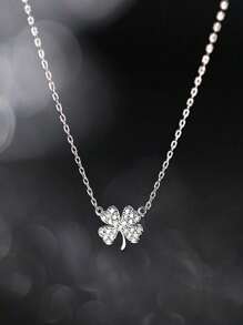1pc Simple & Elegant Silvertone Lucky Four-Leaf Clover Pendant Necklace, Studded With Rhinestones - Perfect Gift For Women, Suitable For Weddings