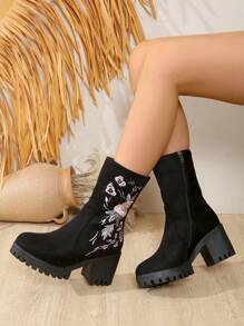 2024 Herbst/Winter Neue Retro Plateau Plateau Seitlicher Reißverschluss Halbe Wade Stiefel, Chunky High Heel, Stickerei, Mode Damenstiefel