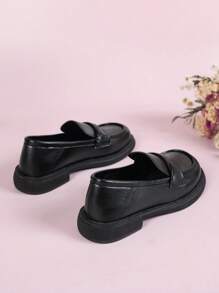 2024 Round Toe Slip-On Chunky Heel Women Loafers, Patent Leather, British Style