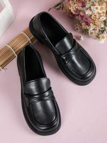 2024 Round Toe Slip-On Chunky Heel Women Loafers, Patent Leather, British Style
