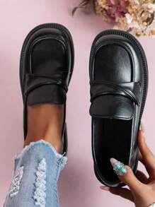 2024 Round Toe Slip-On Chunky Heel Women Loafers, Patent Leather, British Style