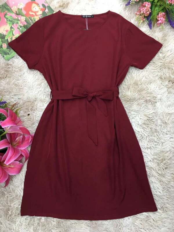 Vestido soltinho feminino com cinto. Tecido crepe.