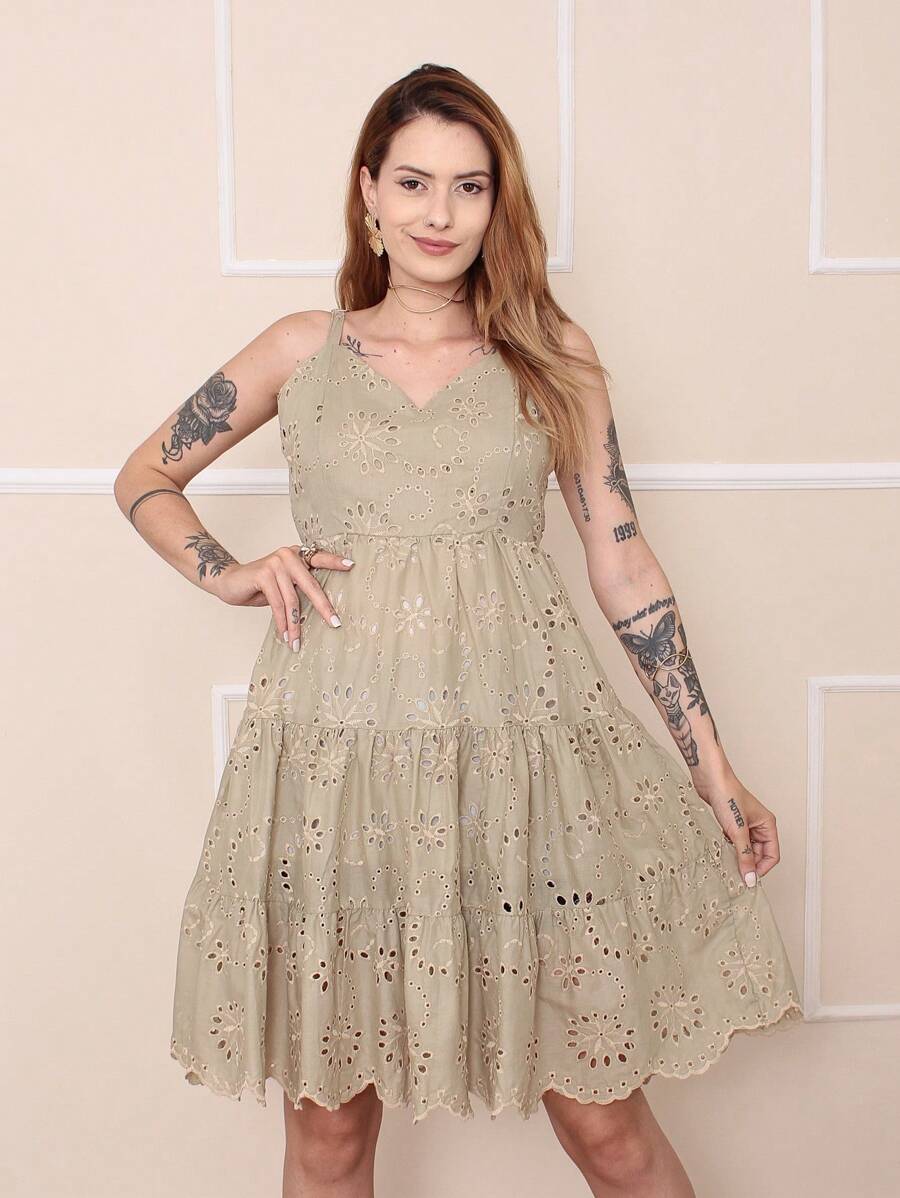 Vestido Branca Feminina Curto Estilosa Nova
