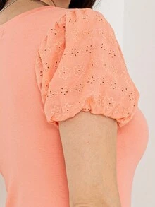 Imported Short Sleeve Lady's T-Shirt. Pure Cotton Fabric, Very Comfortable And Refreshing To Wear. It Has Puffed Sleeves With Small Holes For Decoration. Round Neckline. Model CMZ134. - 粉色 - 查看 4