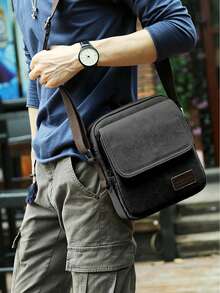 Ein neuer kurier, der mann, einhängig, leicht und adress, der reise-kurier, der reisesport-kurier, der reisestil, 2024, der mann am straßenzug, die schicke krawatte.