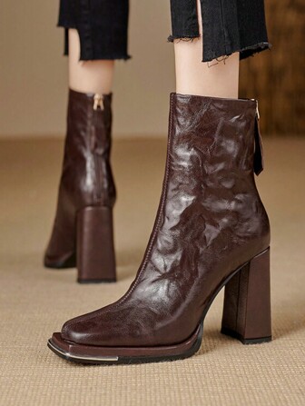 秋冬女式棕色方头厚底粗跟短靴，真皮冬季时尚短靴