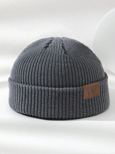 1pc Men's Solid Color Simple Casual Leather Label W-Shaped Knit Hat Halloween Beanie Fall Outfit