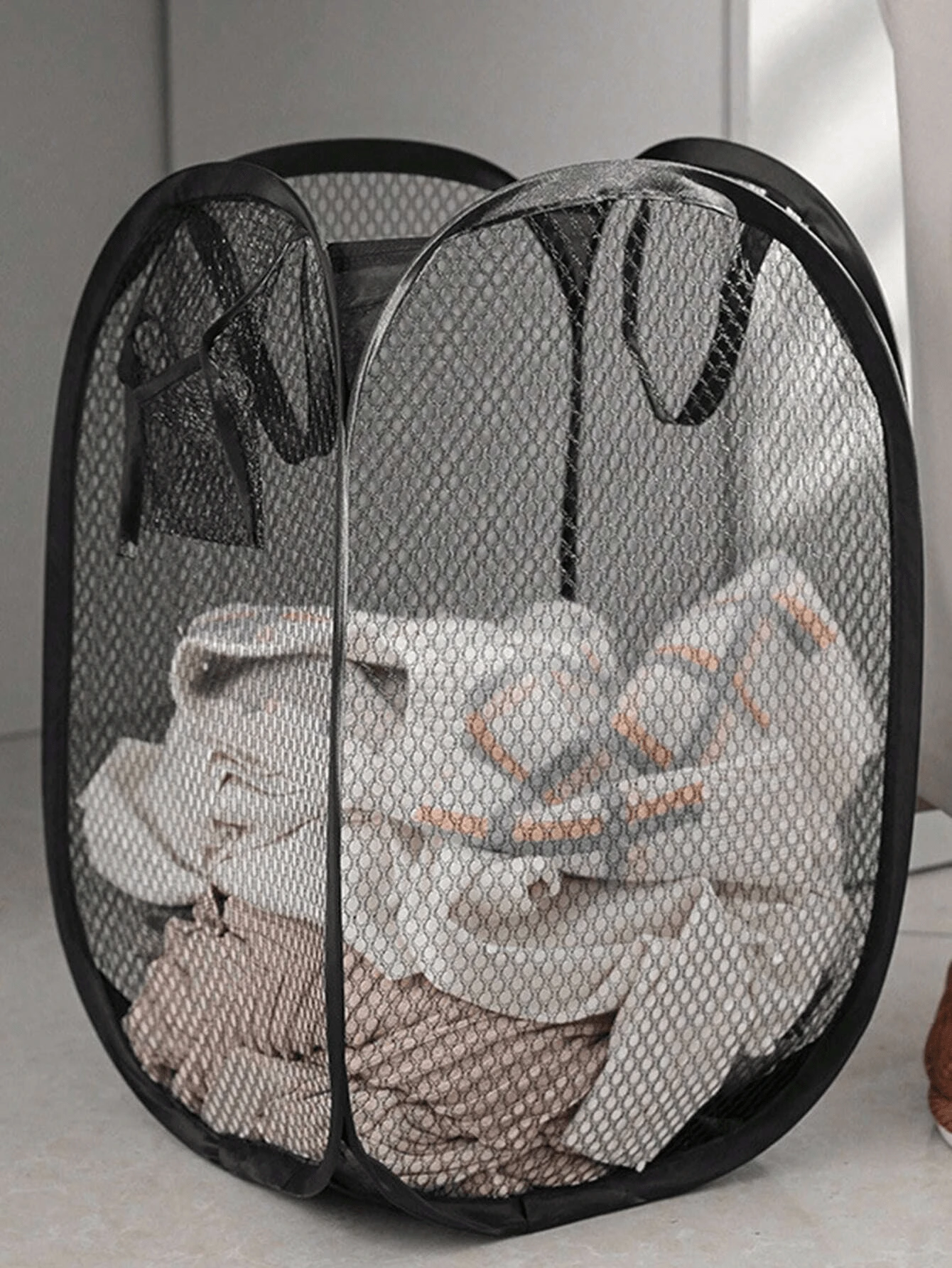 1 chiếc giỏ đựng đồ giặt dạng bật màu đen dung tích lớn có tay cầm – Giỏ đựng đồ giặt dạng lưới có thể gấp lại để đựng quần áo bẩn - màu đen - Xem 1