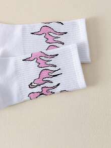 2 Paar Damen Crew Socken, weißes Flammen Muster, einfach & lässig, feuchtigkeitsableitend für den täglichen Gebrauch