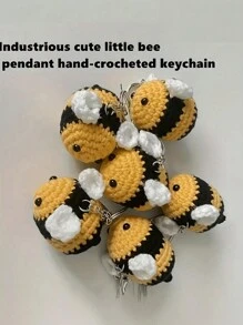 1/3个手工钩织可爱蜜蜂钥匙扣，可用作背包挂件、汽车钥匙链、后视镜装饰和包包挂饰。适合作为节日派对、生日、母亲节、父亲节、毕业典礼、家居装饰、送给闺蜜、女性、妈妈、情人节的礼物。 - 黃色 - 查看 4