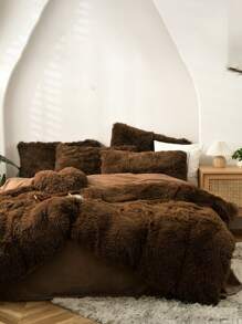 Bộ 3 chăn lông vũ mềm mại và ấm áp, phù hợp cho mùa thu và mùa đông - Bao gồm 1 vỏ chăn lông vũ và 2 vỏ gối (Không bao gồm gối) - Thích hợp cho phòng ngủ và phòng khách - Cà phê nâu - Xem 4