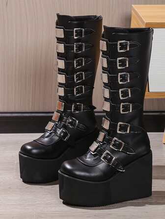女式黑色休闲保暖靴，朋克扣饰高跟坡跟时尚性感轻便冬靴，适合万圣节、圣诞节、派对