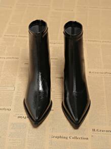 2024 Fall/Winter Pointed-Toe Vintage Short Boots, Korean Style, Square Heeled Ankle Boots, Chunky Heel, Slim Boots, Niche Design, High Heel Boots, Fashion Versatile - Black - View 3