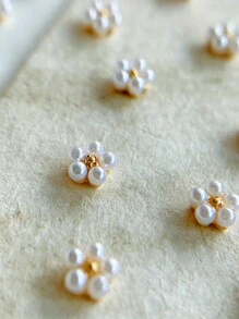 10 件仿珍珠花美甲水钻，5 瓣 3D 奢华指甲装饰，无香迷你饰品，适用于 DIY 美甲用品指甲宝石 - 白色 - 查看 6