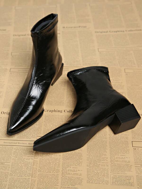 2024 Fall/Winter Pointed-Toe Vintage Short Boots, Korean Style, Square Heeled Ankle Boots, Chunky Heel, Slim Boots, Niche Design, High Heel Boots, Fashion Versatile
