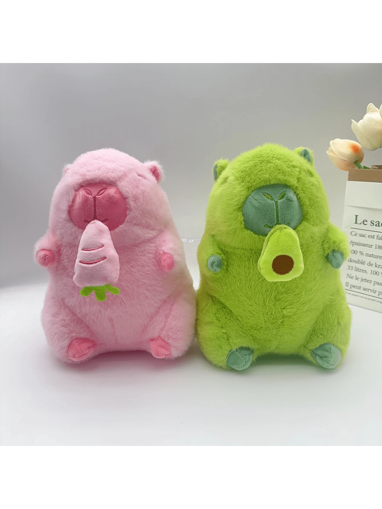 Juego de muñecos de peluche con formas de frutas que incluye figuras de calabaza, rábano, aguacate y capibara rosa - Multicolor - Ver 1