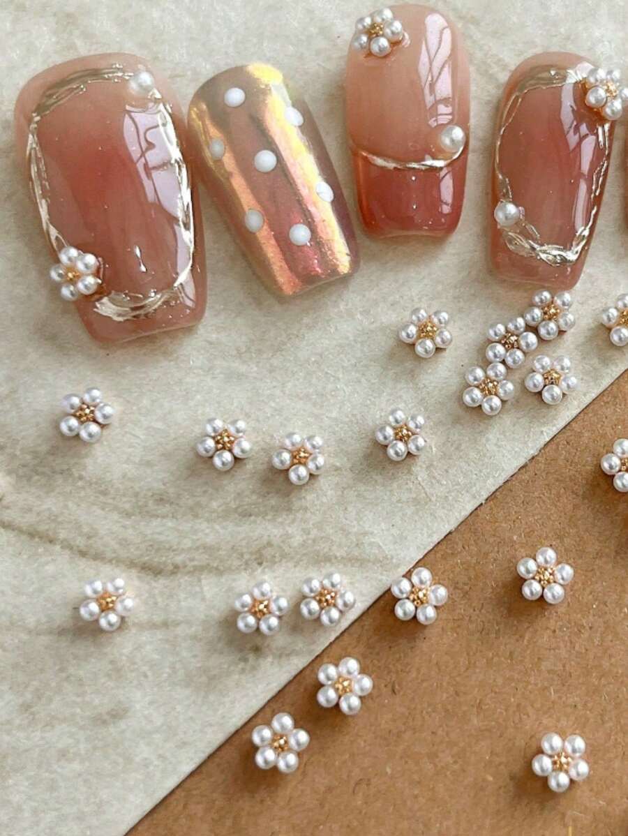 10 件仿珍珠花美甲水钻，5 瓣 3D 奢华指甲装饰，无香迷你饰品，适用于 DIY 美甲用品指甲宝石 - 白色 - 查看 1