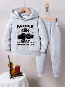 男童印花连帽衫和运动裤两件套，秋冬季