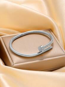 High Quality Fashionable Vintage Stainless Steel Heart Nail Cuff Bracelet For Women, Suitable For Daily Wear