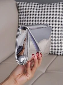 银色金属手拿包，女式 PU 皮革亮面翻盖手提包，优雅派对单肩包链条斜挎包，配有手机/口红隔层 - 銀色 - 查看 8