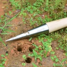 1 pieza Perforadora en forma de T para plantación de jardín, herramienta de siembra de semillas con mango de madera
