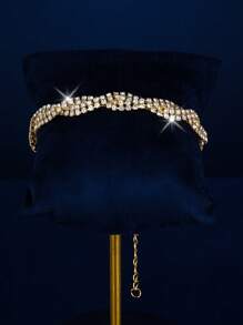 三件套：一条镶钻项链、一副流苏耳环和一条手链。适合日常佩戴，也适合派对、婚礼和其他场合。 - 金色 - 查看 13