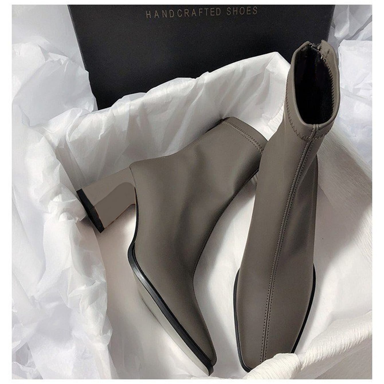 Botas de tobillo elegantes y versátiles para mujer 2026 Otoño/Invierno Nueva moda Tacón grueso Botas con cremallera trasera, El tamaño es pequeño