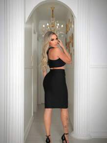 Conjunto Carla - Cropped Assimétrico e Saia Com Fenda - Preto