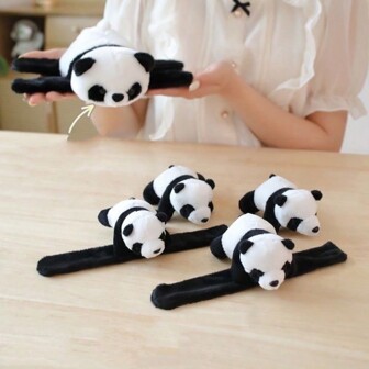 毛绒水豚熊猫公仔，带爆裂圆圈，趣味躺熊腕带，旅行纪念尺腕带，圣诞节互动小游戏礼物