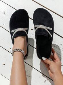 大码女式新款蓬松黑色凉鞋欧美风钻石亮片一脚蹬休闲室内/室外度假平底鞋 - 黑色毛毛 - 查看 1