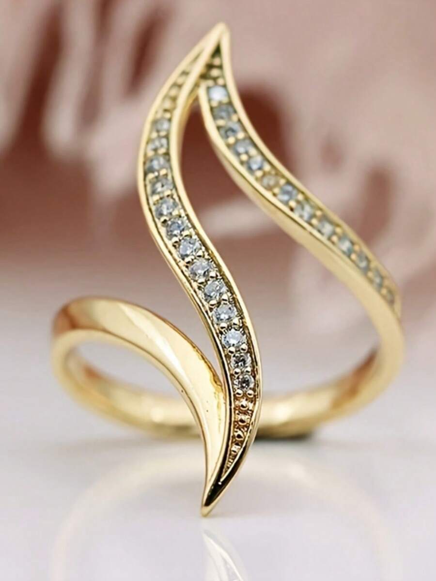 创意时尚微镶嵌闪亮方晶锆石戒指，女士日常、休闲、派对配饰、节日礼物 - 金色 - 查看 1